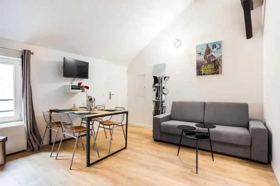 Home Suite Home Grands Boulevards 5D Paris